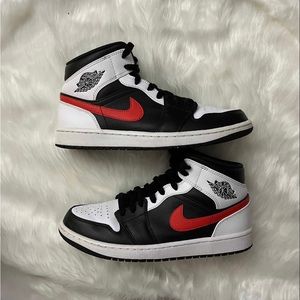 Jordan 1 Mid Chile Reds